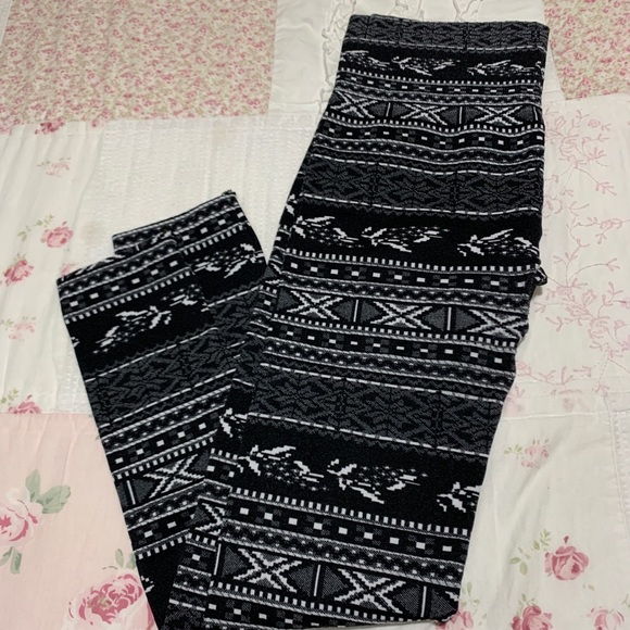 Pants - TAKE 50% OFF B & W Fair Isle fleece leggings